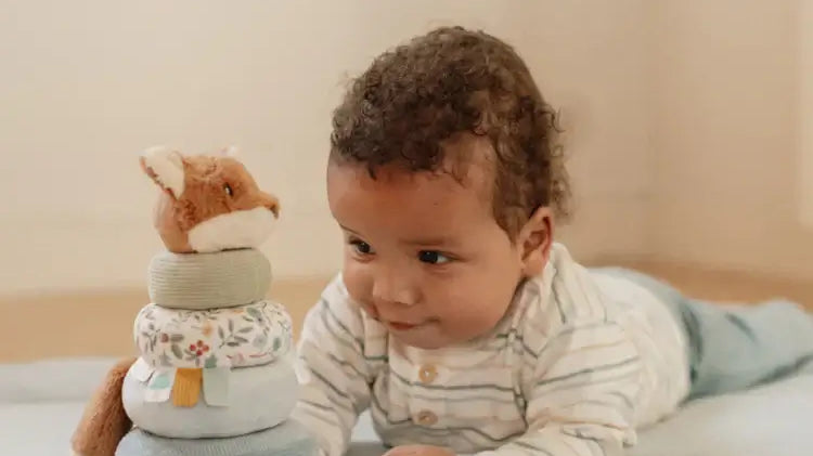 Melhores Prendas para Bebés de 6 Meses: O Que Escolher?