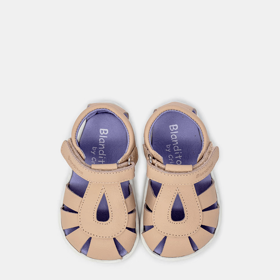 Sandálias Blanditos Costa Rosa 2025, confortáveis e respiráveis para crianças, com design fechado ao calcanhar.