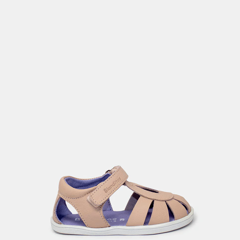 Sandálias Blanditos Rosa 2025, confortáveis e frescas, ideais para crianças em atividades ao ar livre.