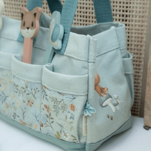 Conjunto de jardinagem 10 peças da Little Dutch, bolsa com ferramentas e detalhes adoráveis de animais e flores.