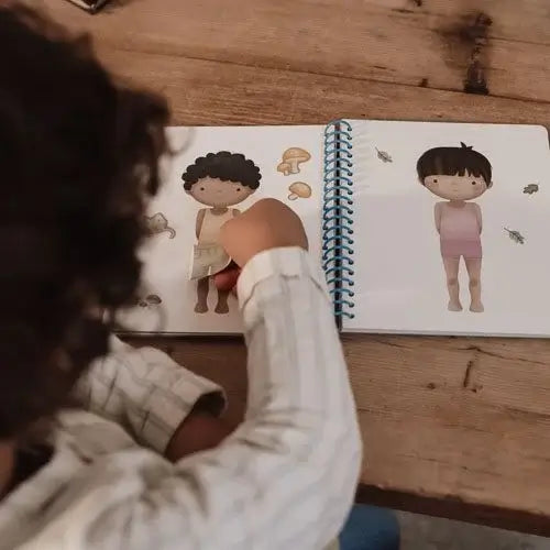 Livro Veste o Jim | Little Dutch - Mini-Me - Baby & Kids Store