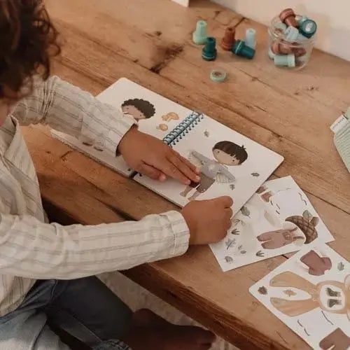 Livro Veste o Jim | Little Dutch - Mini-Me - Baby & Kids Store