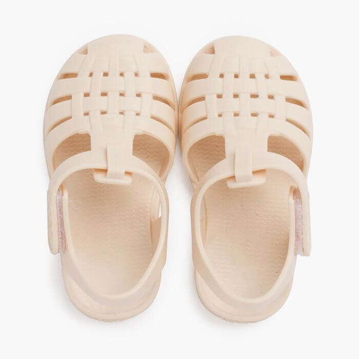 Igor sandálias tamanho 23 na cor marfim - estilo confortável e prático para crianças, perfeitas para o verão.