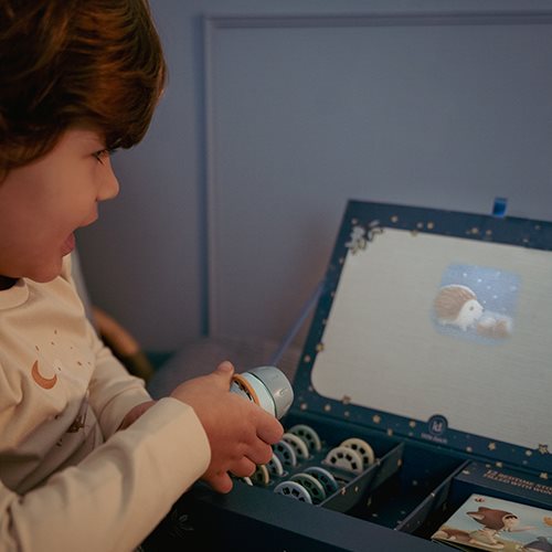 Caixa Lanterna Projetor de Histórias Azul - Little Dutch - Mini-Me - Baby & Kids Store