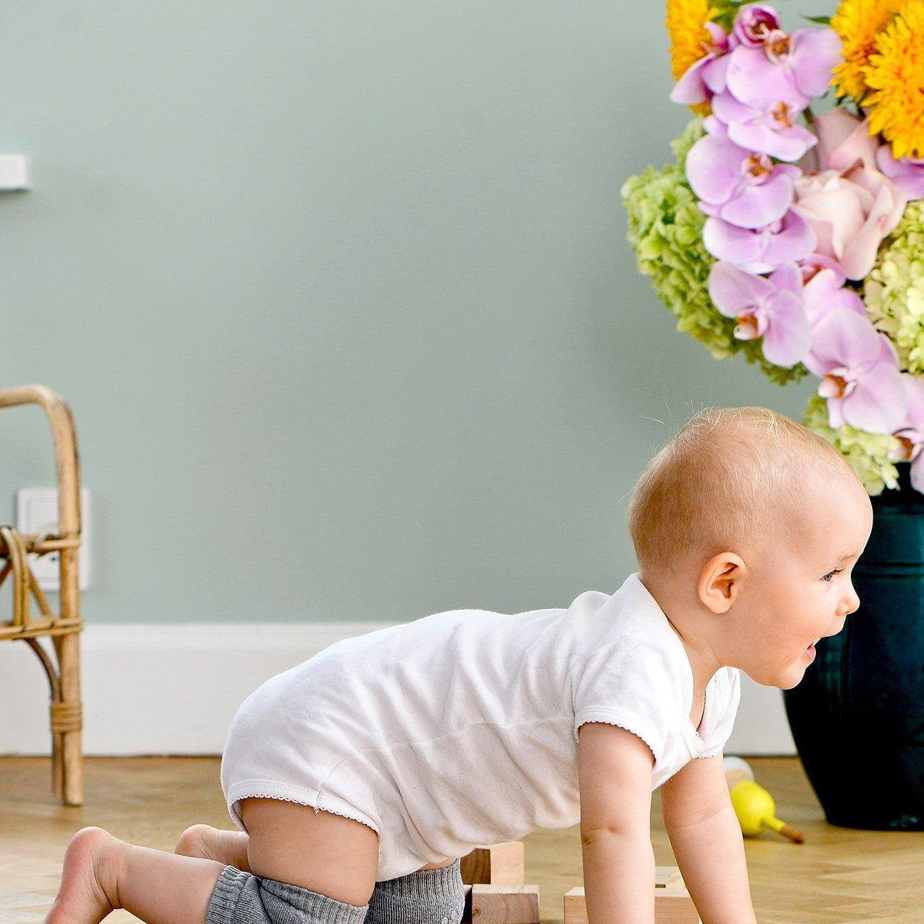 Joelheiras para gatinhar antiderrapantes - cinza | GobabyGo - Mini-Me - Baby & Kids Store