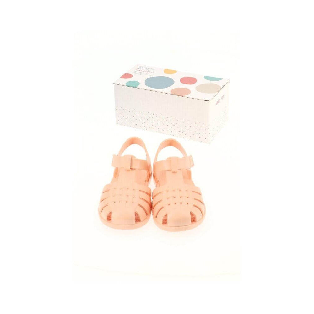 Igor sandals size 28 in salmon color with a stylish box, perfect for summer playtime and beach outings.