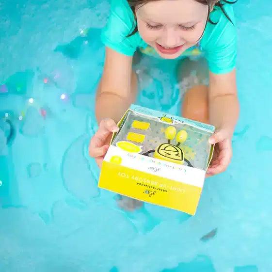 Glo Pals Pack - Personagem Alex + 2 Cubos de luz Amarelo - Mini-Me - Baby & Kids Store