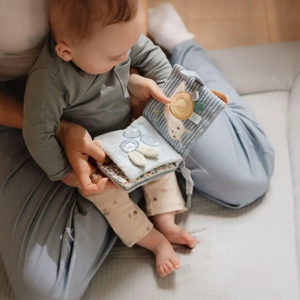 Livro pequeno de atividades bebé Forest Friends - Little Dutch - Mini-Me - Baby & Kids Store