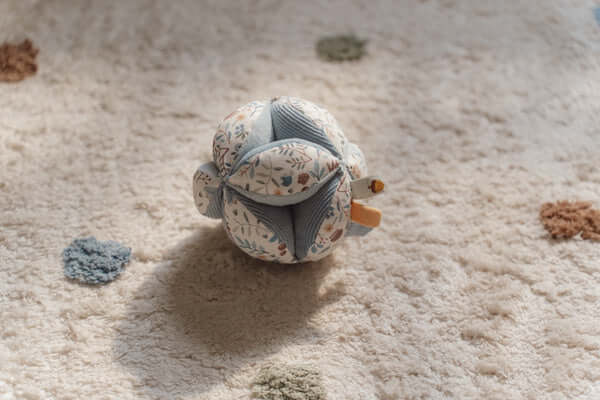 Bola Sensorial de atividades bebé - Forest Friends | Little Dutch - Mini-Me - Baby & Kids Store