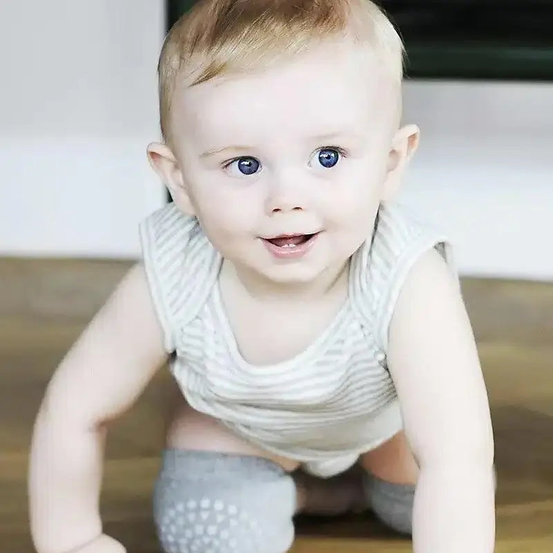 Joelheiras para gatinhar antiderrapantes - cinza | GobabyGo - Mini-Me - Baby & Kids Store