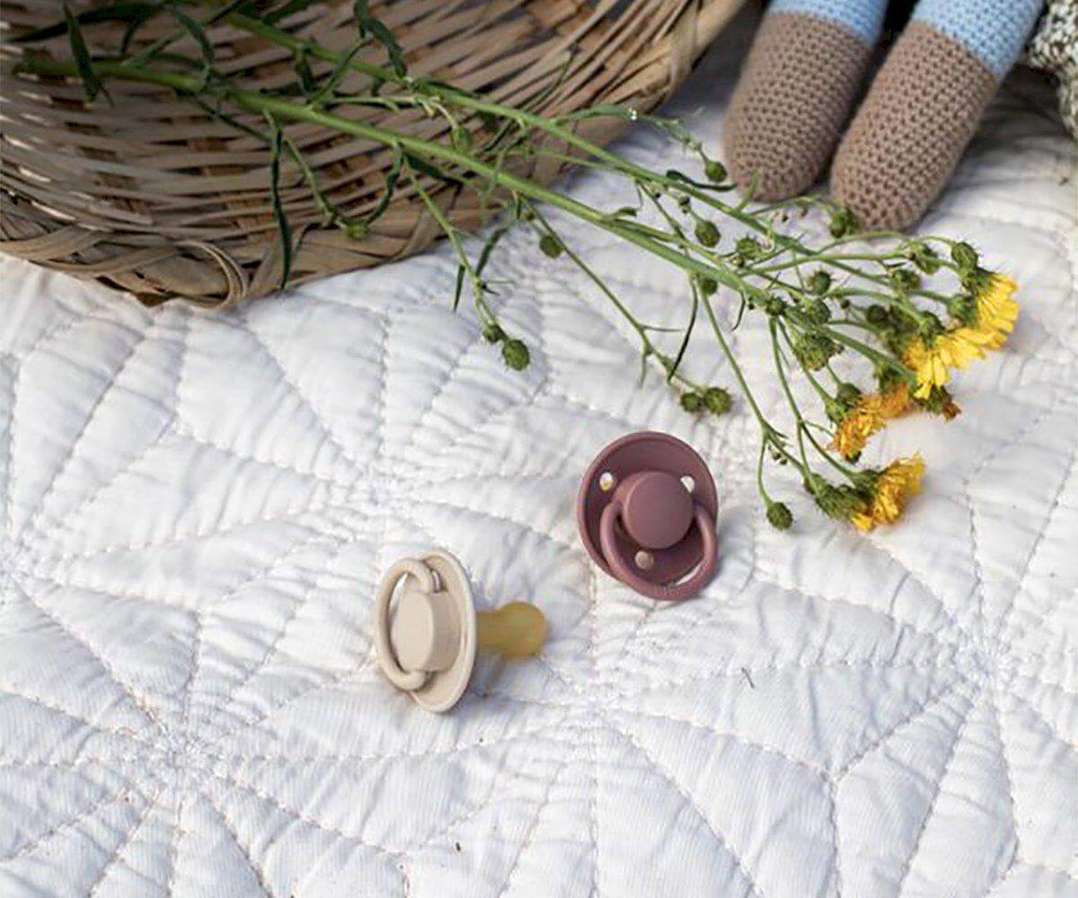 2 chupetas BIBS De Lux látex "Lilac/heather" - Mini-Me - Baby & Kids Store