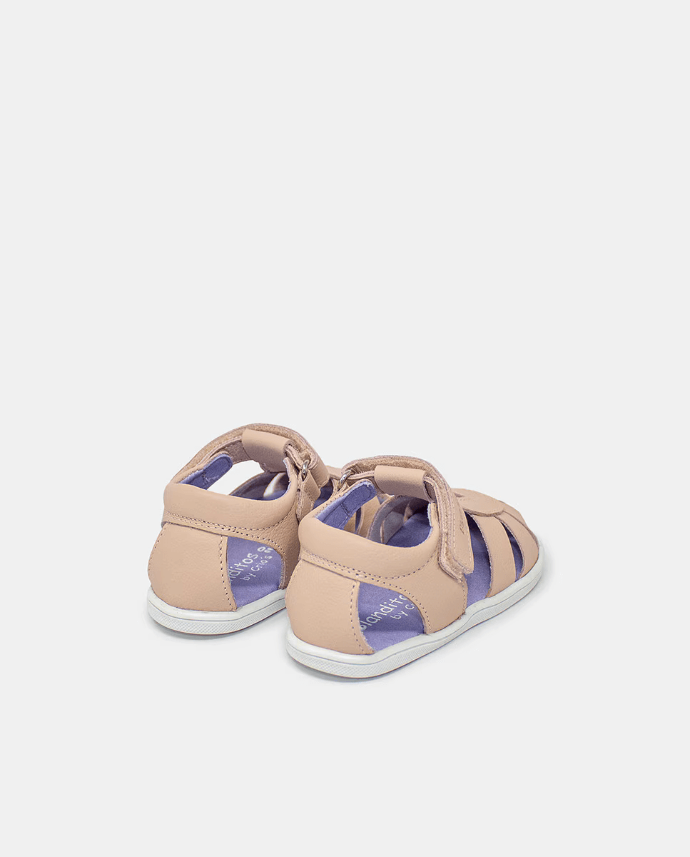 Sandálias infantis Blanditos Rosa 2025, confortáveis e respiráveis, perfeitas para brincadeiras ao ar livre.