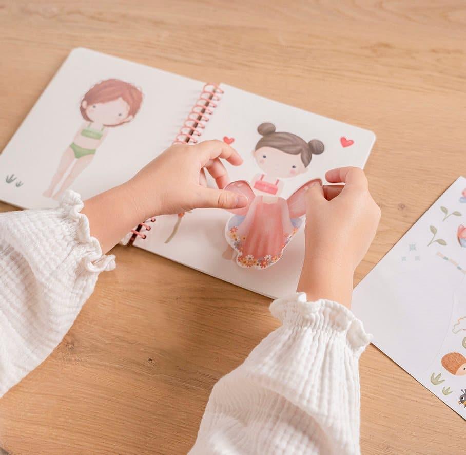 Livro Veste a Rosa | Little Dutch - Mini-Me - Baby & Kids Store