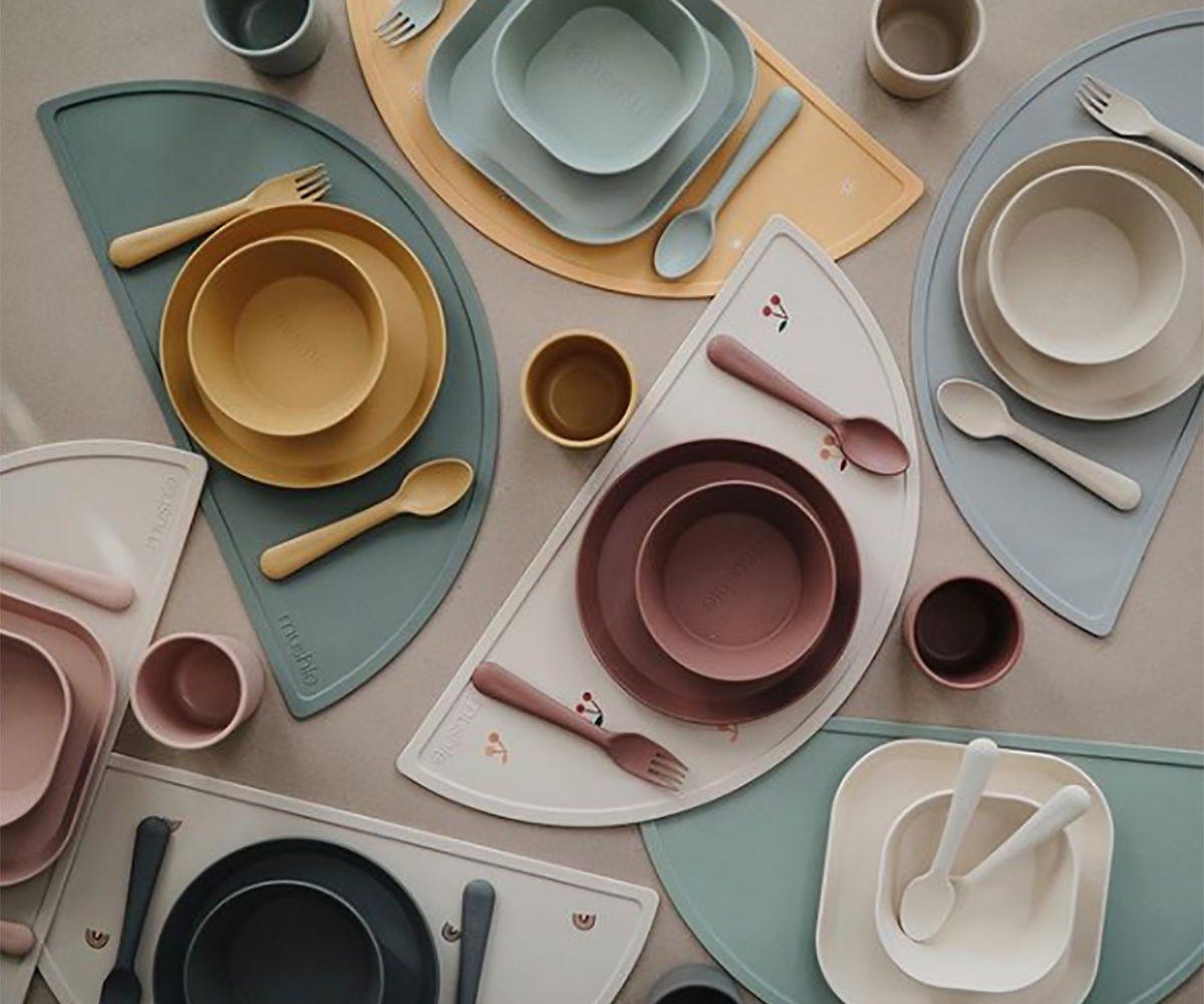 Individual de refeição em silicone - Blush | Mushie - Mini-Me - Baby & Kids Store