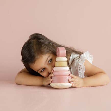 Torre de argolas de empilhar em madeira – Rosa | Little Dutch Mini-Me - Baby & Kids Store