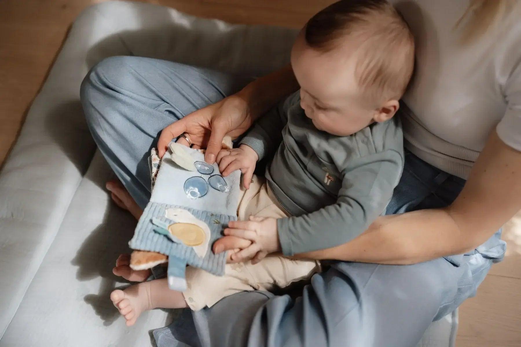 Livro pequeno de atividades bebé Forest Friends - Little Dutch - Mini-Me - Baby & Kids Store