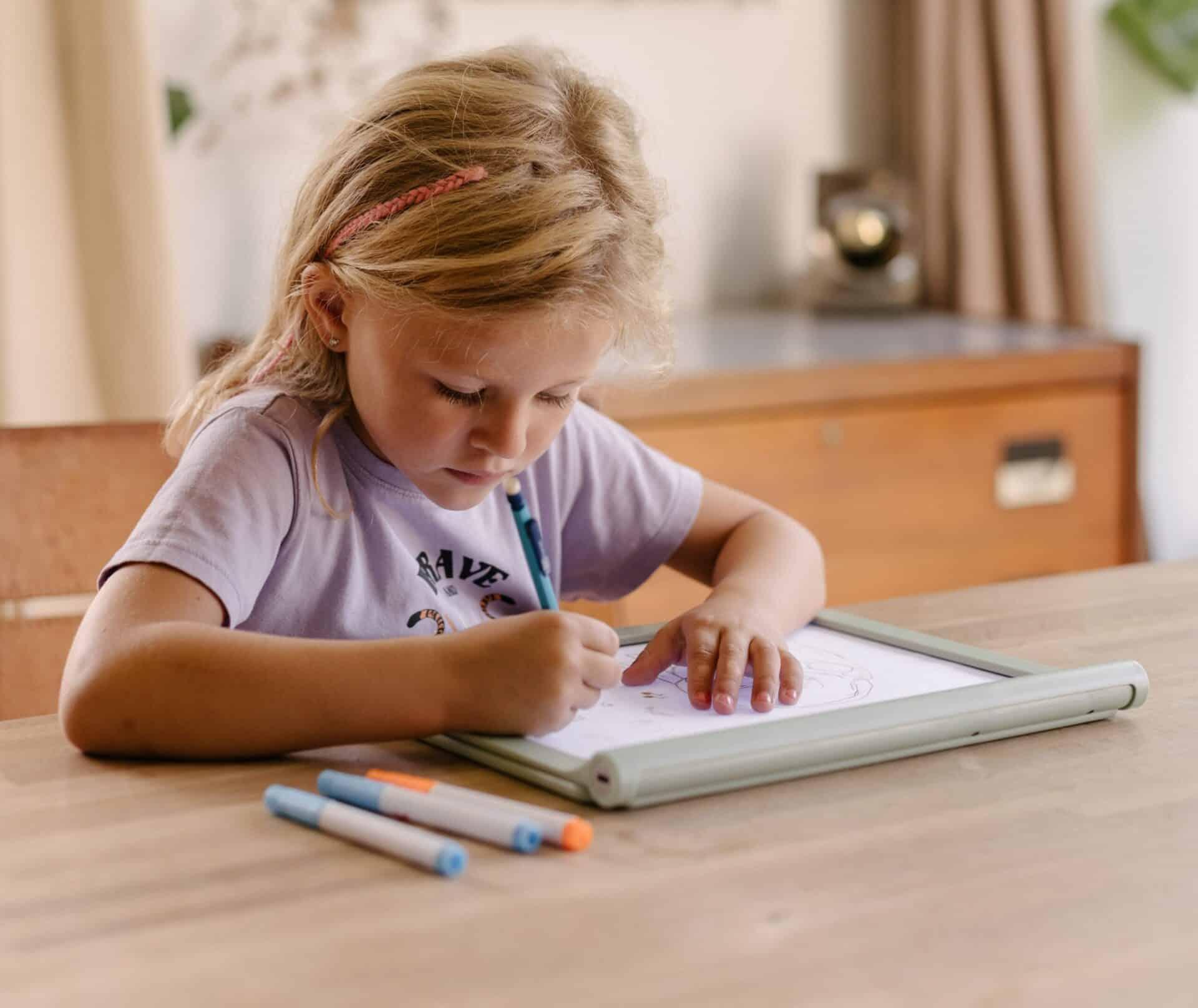 Tablet de Luz Pro - Desenho e escrita ilustrada | KIDYWOLF Mini-Me - Baby & Kids Store