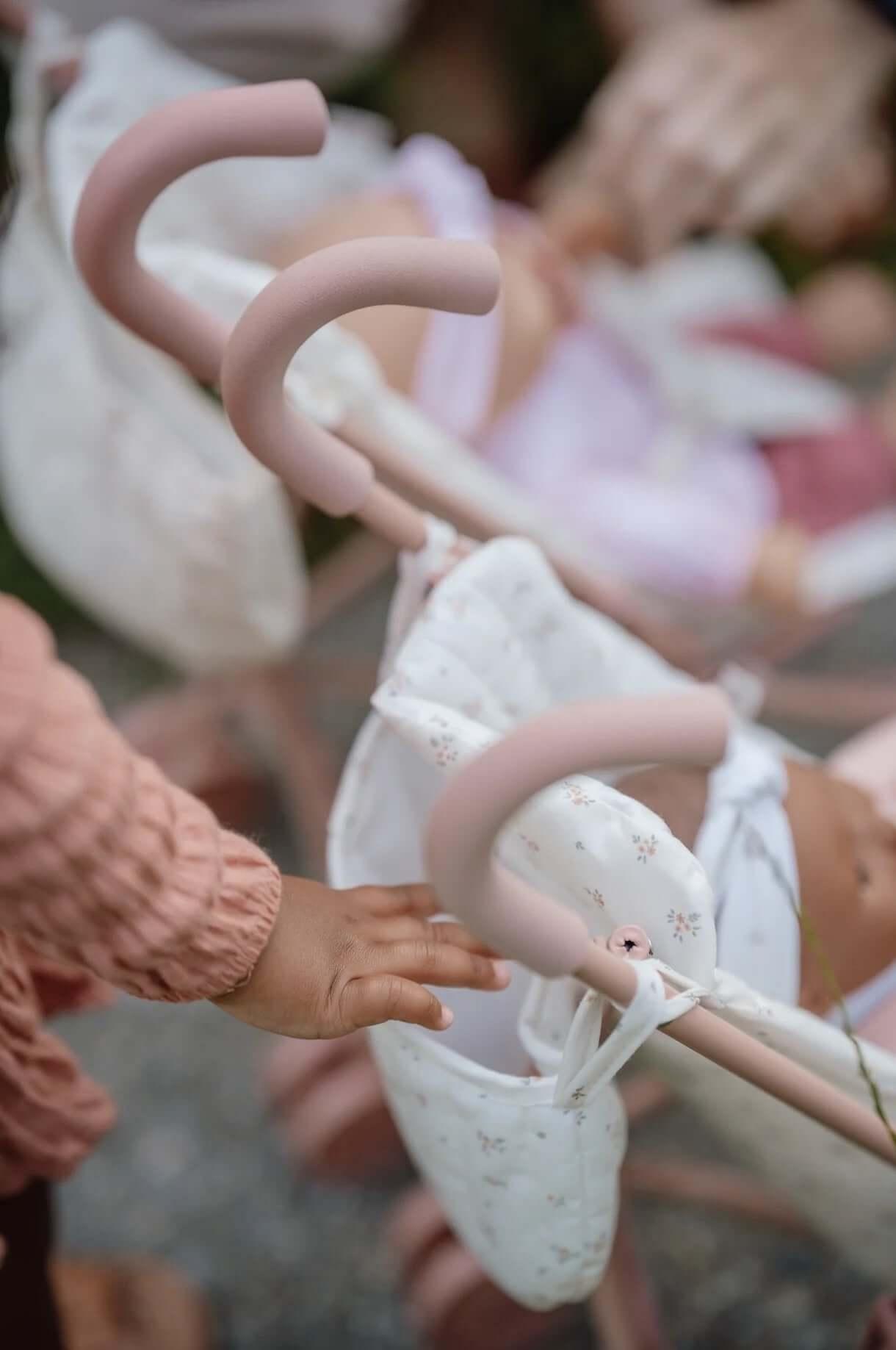 Carrinho de bonecas em metal Little Dutch - Mini-Me - Baby & Kids Store