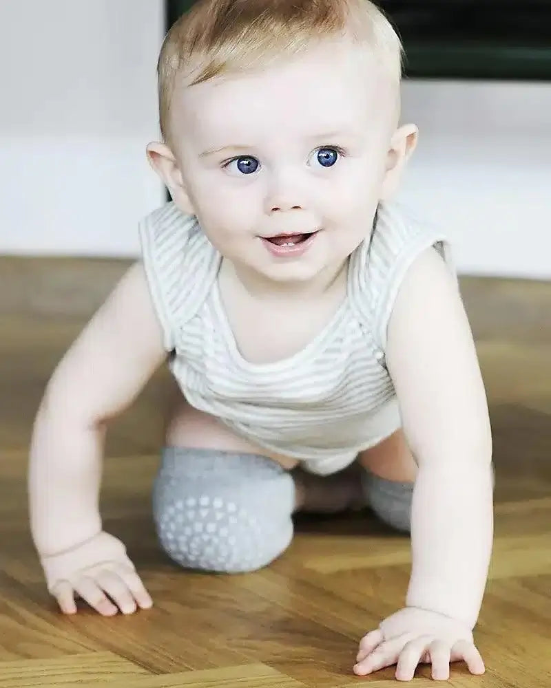 Joelheiras para gatinhar antiderrapantes - cinza | GobabyGo - Mini-Me - Baby & Kids Store