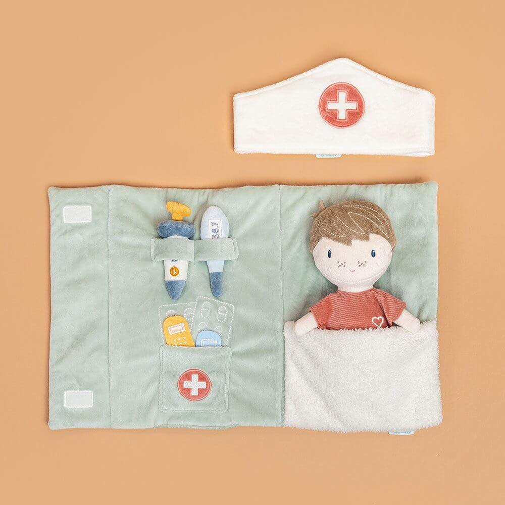 "Ida ao Médico" com Boneco Jim | Little Dutch Mini-Me - Baby & Kids Store